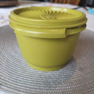 Vintage Tupperware 886 4.5" Green Servalier w/ Lid Harvest Collection 70s USA